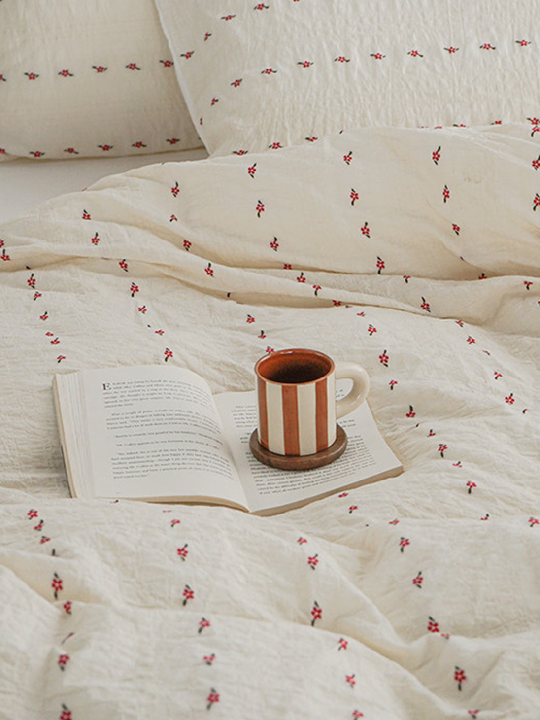 Floral Jacquard Seersucker Bedding Set