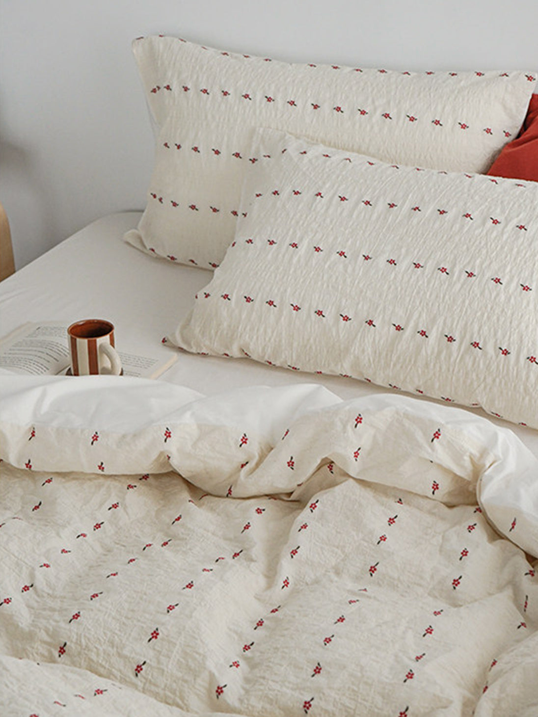 Floral Jacquard Seersucker Bedding Set