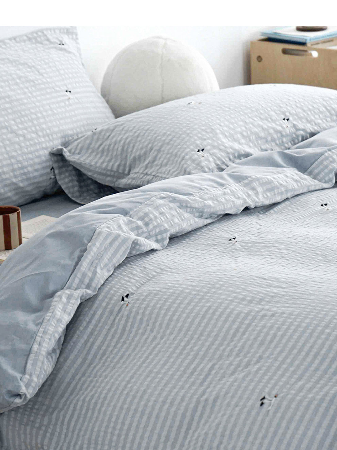 Seagull Embroidered Stripe Bedding Set
