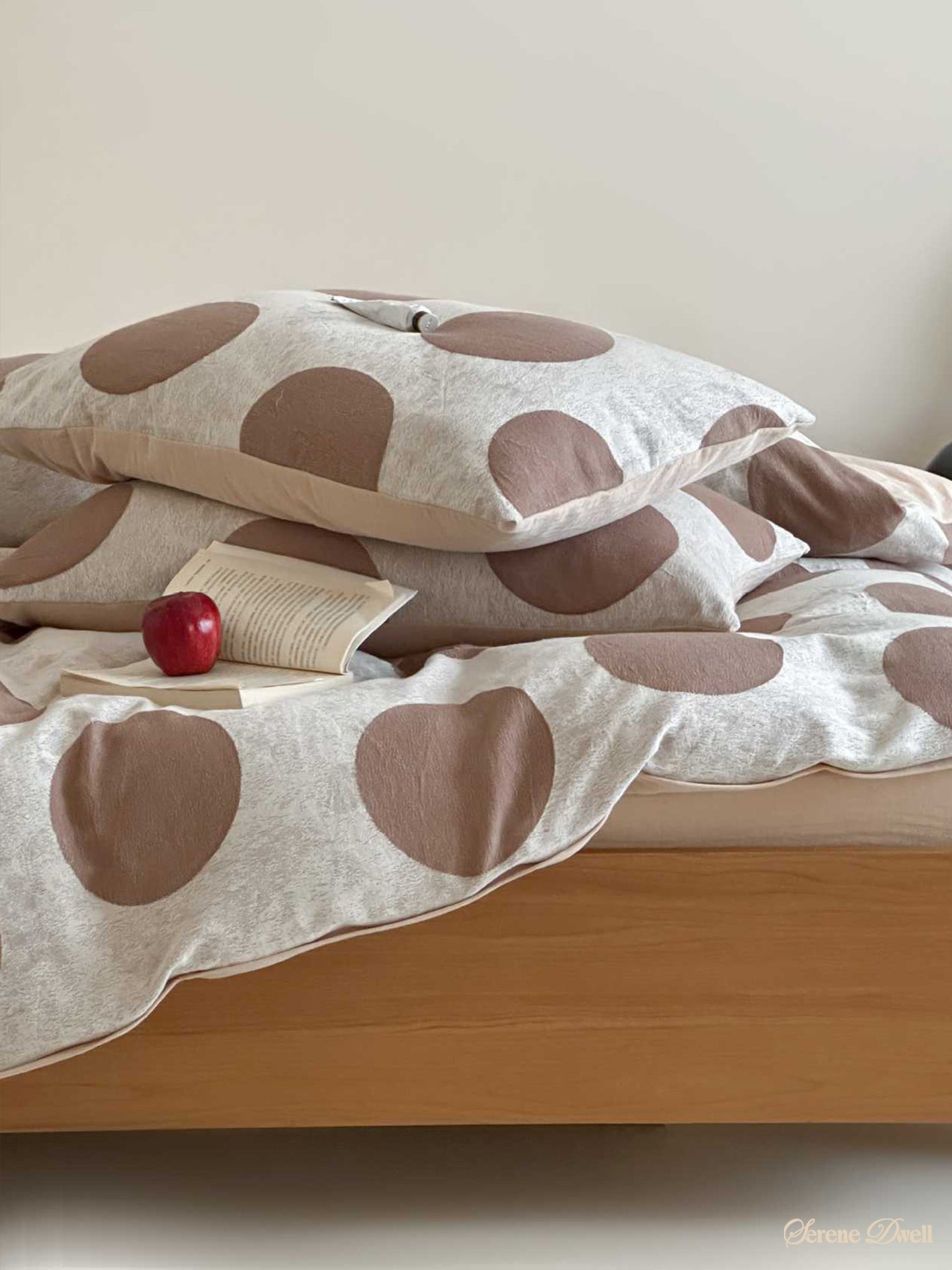 Jolie Polka Dot Bedding Set