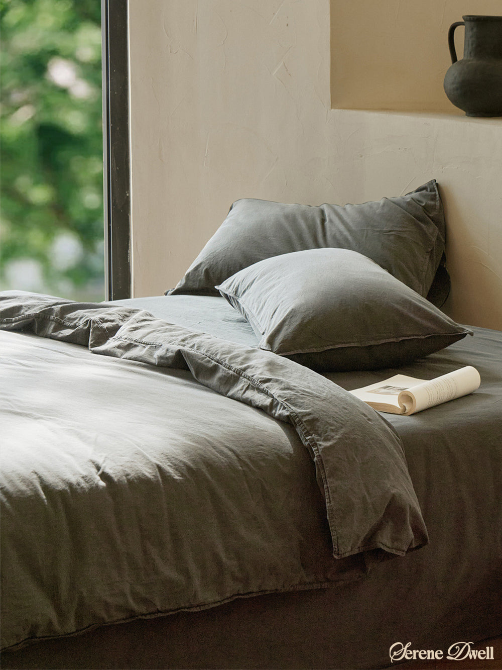 Ethan Minimalist Bedding Set