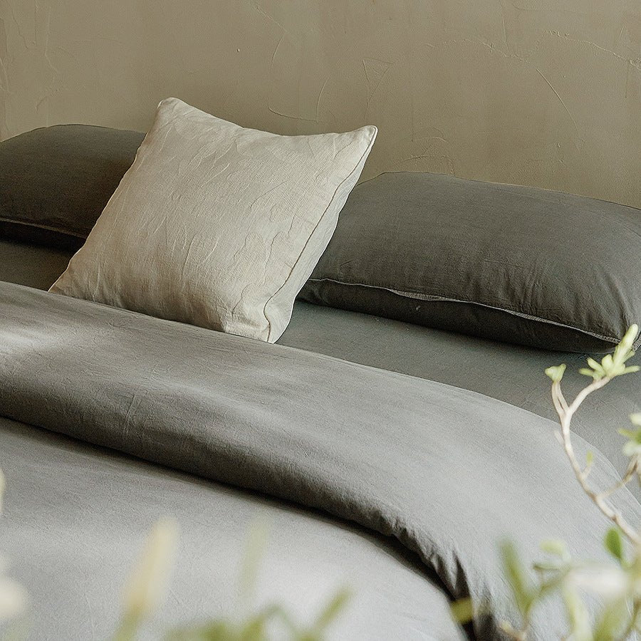 Ethan Minimalist Bedding Set