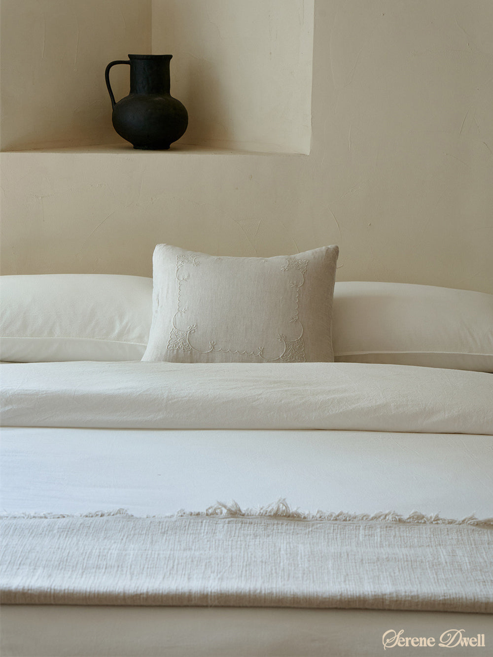 Ethan Minimalist Bedding Set