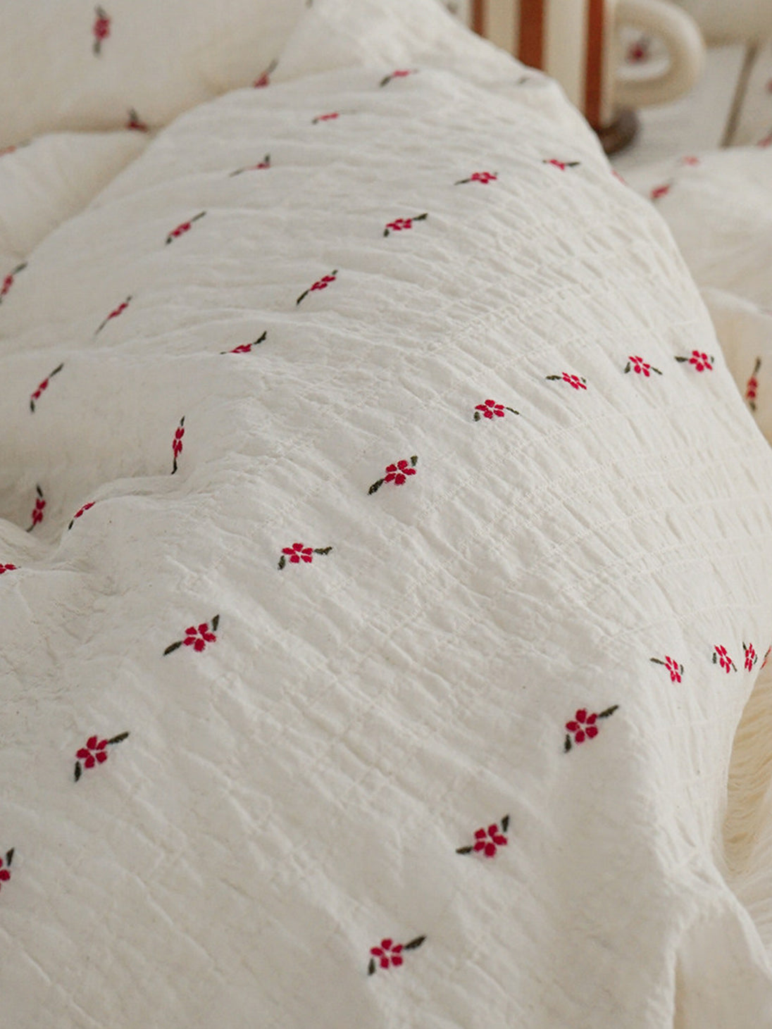 Floral Jacquard Seersucker Bedding Set