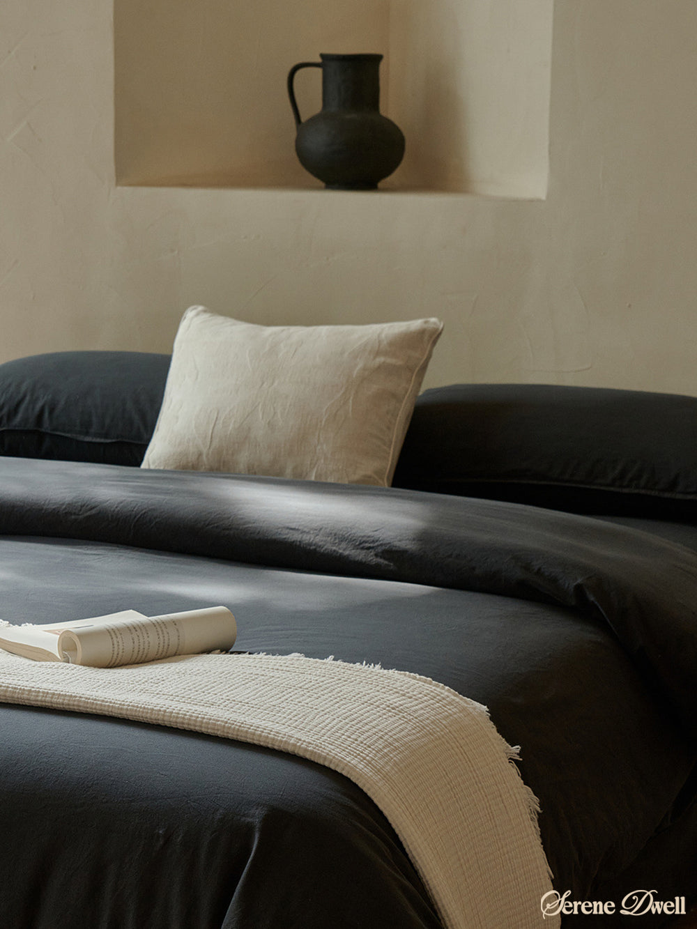 Ethan Minimalist Bedding Set