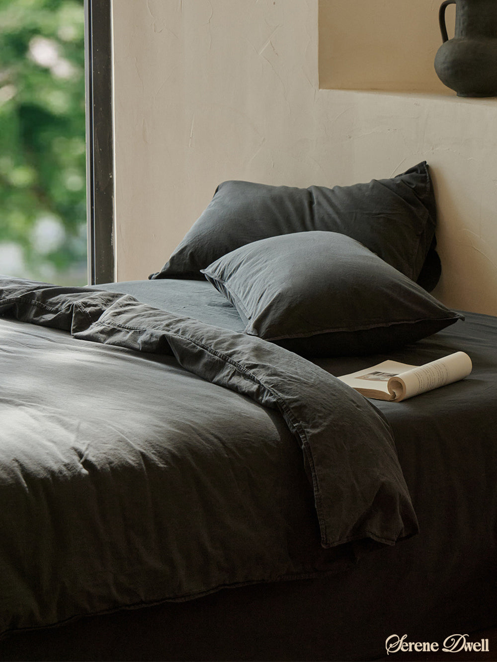 Ethan Minimalist Bedding Set
