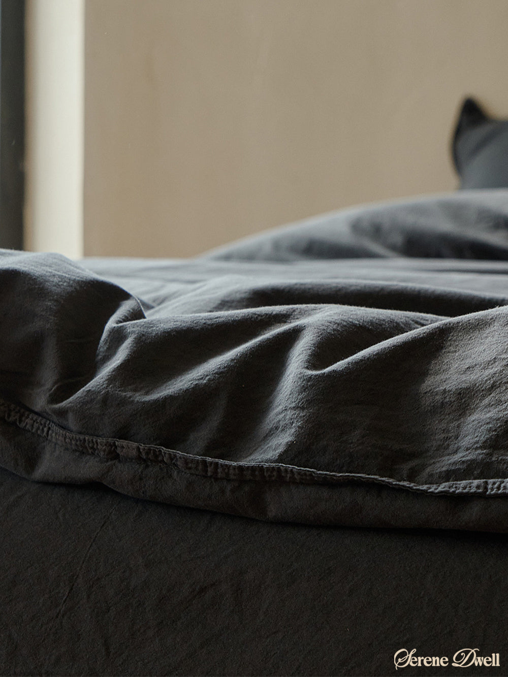 Ethan Minimalist Bedding Set