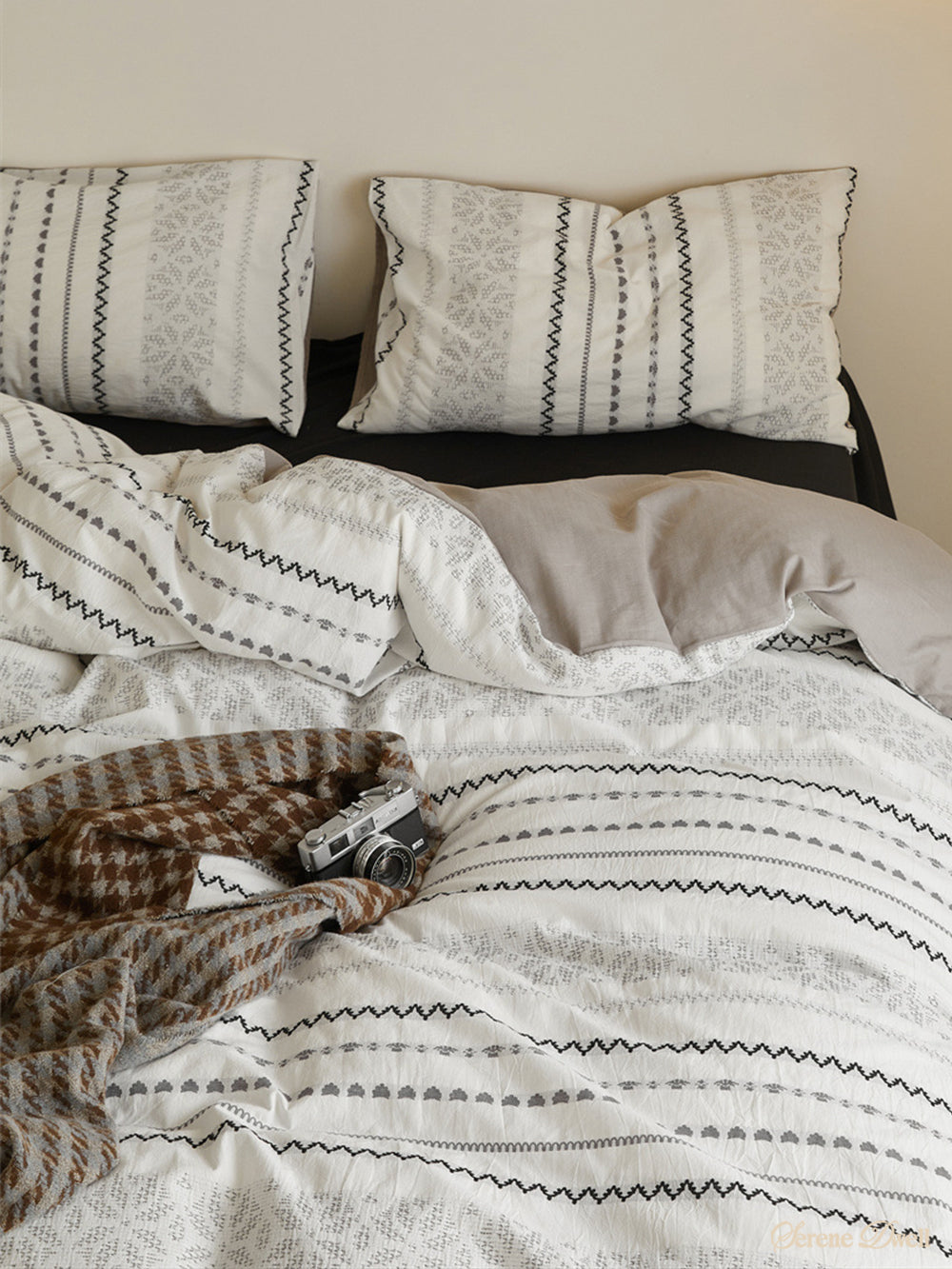 Adriana Jacquard Bedding Set
