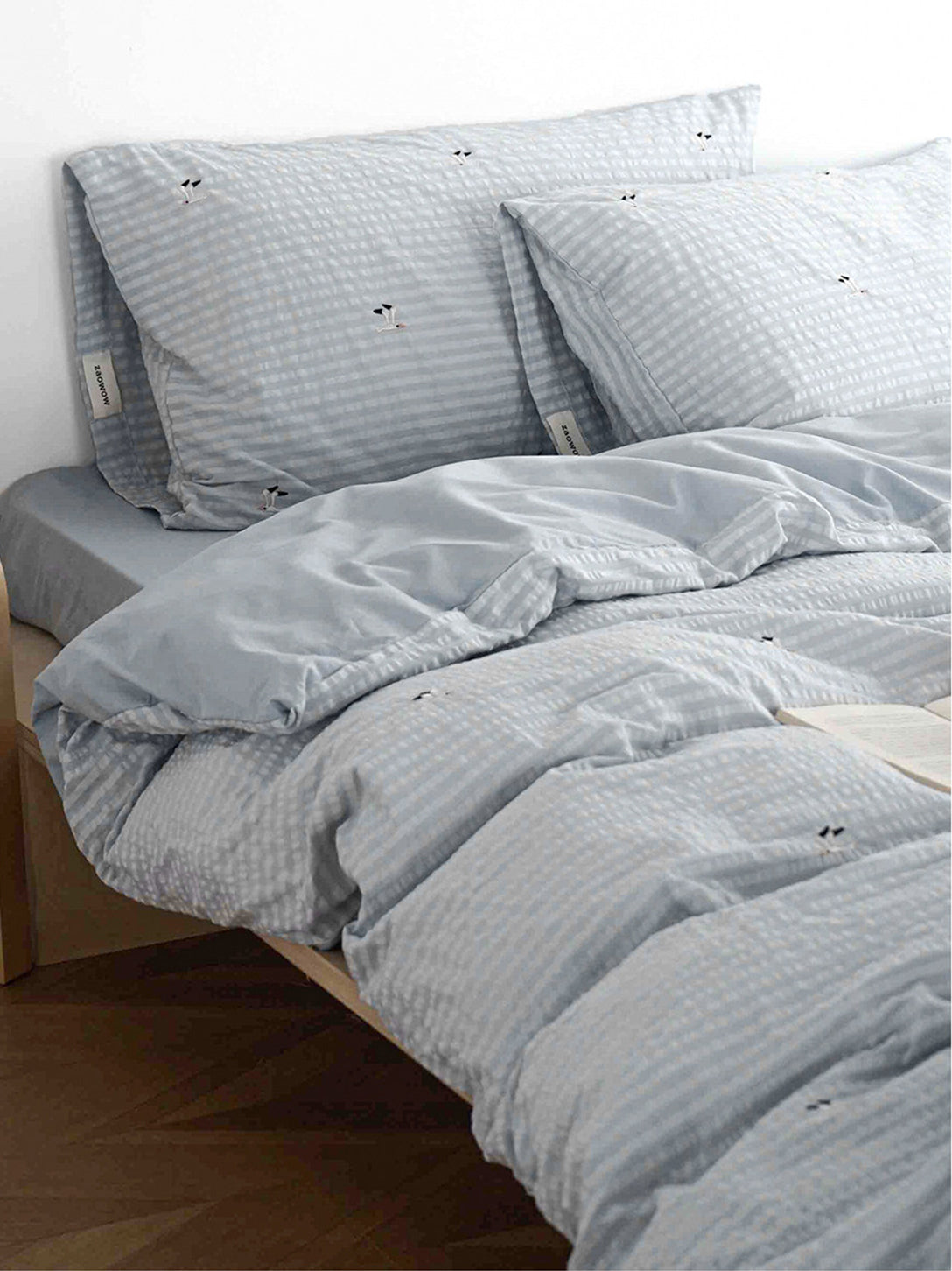 Seagull Embroidered Stripe Bedding Set