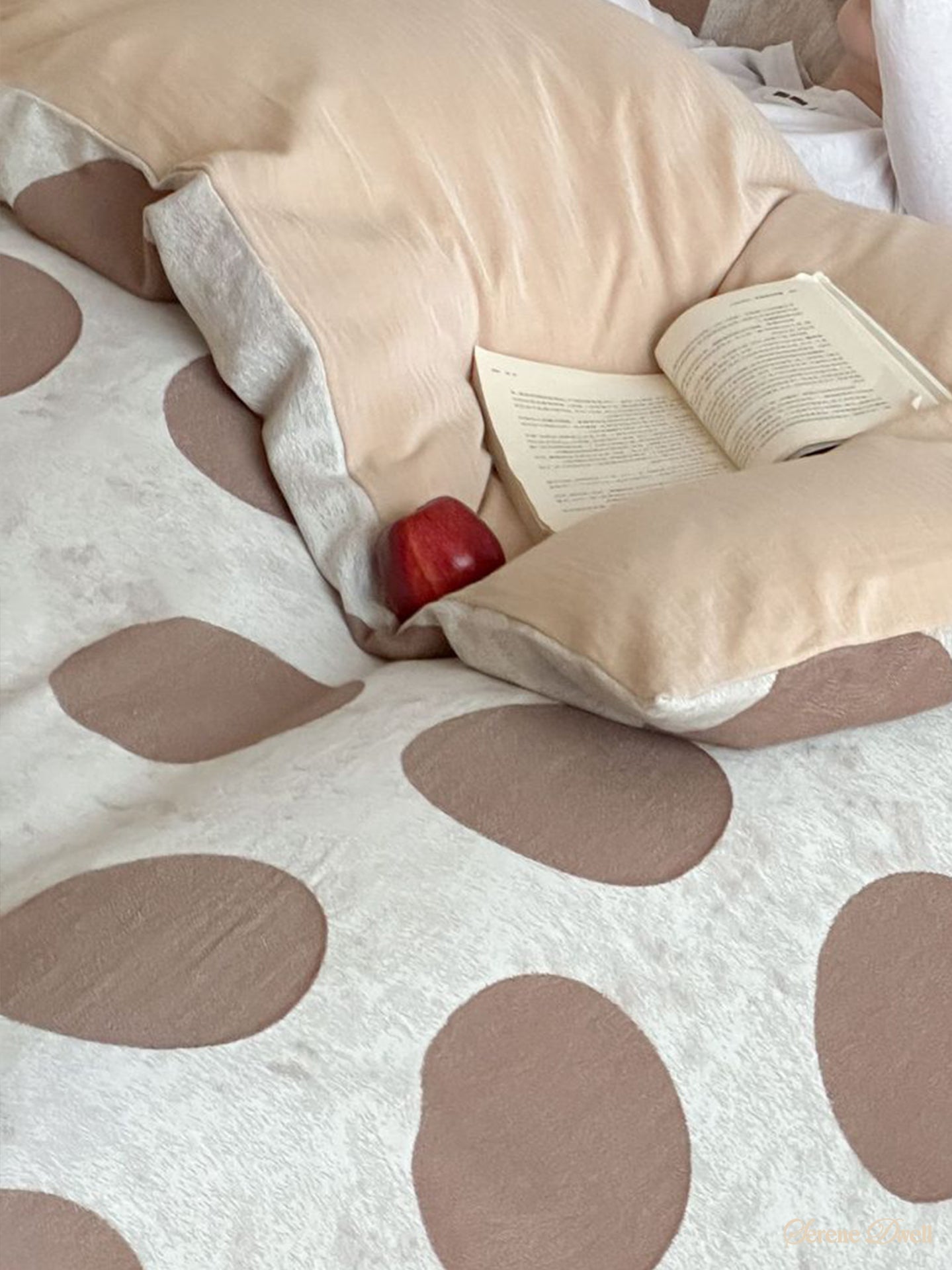 Jolie Polka Dot Bedding Set