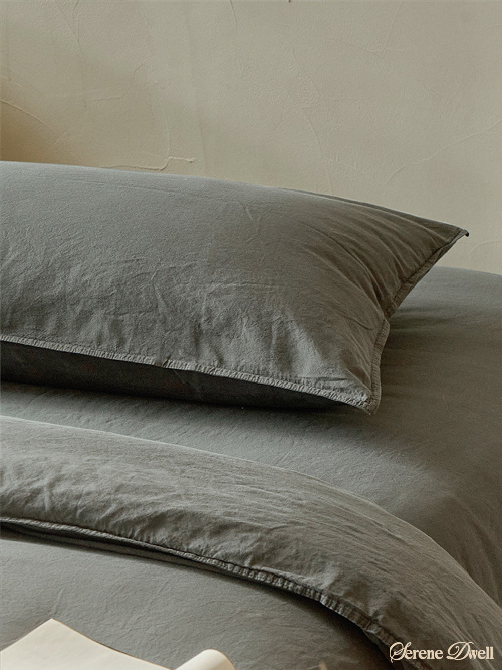 Ethan Minimalist Bedding Set