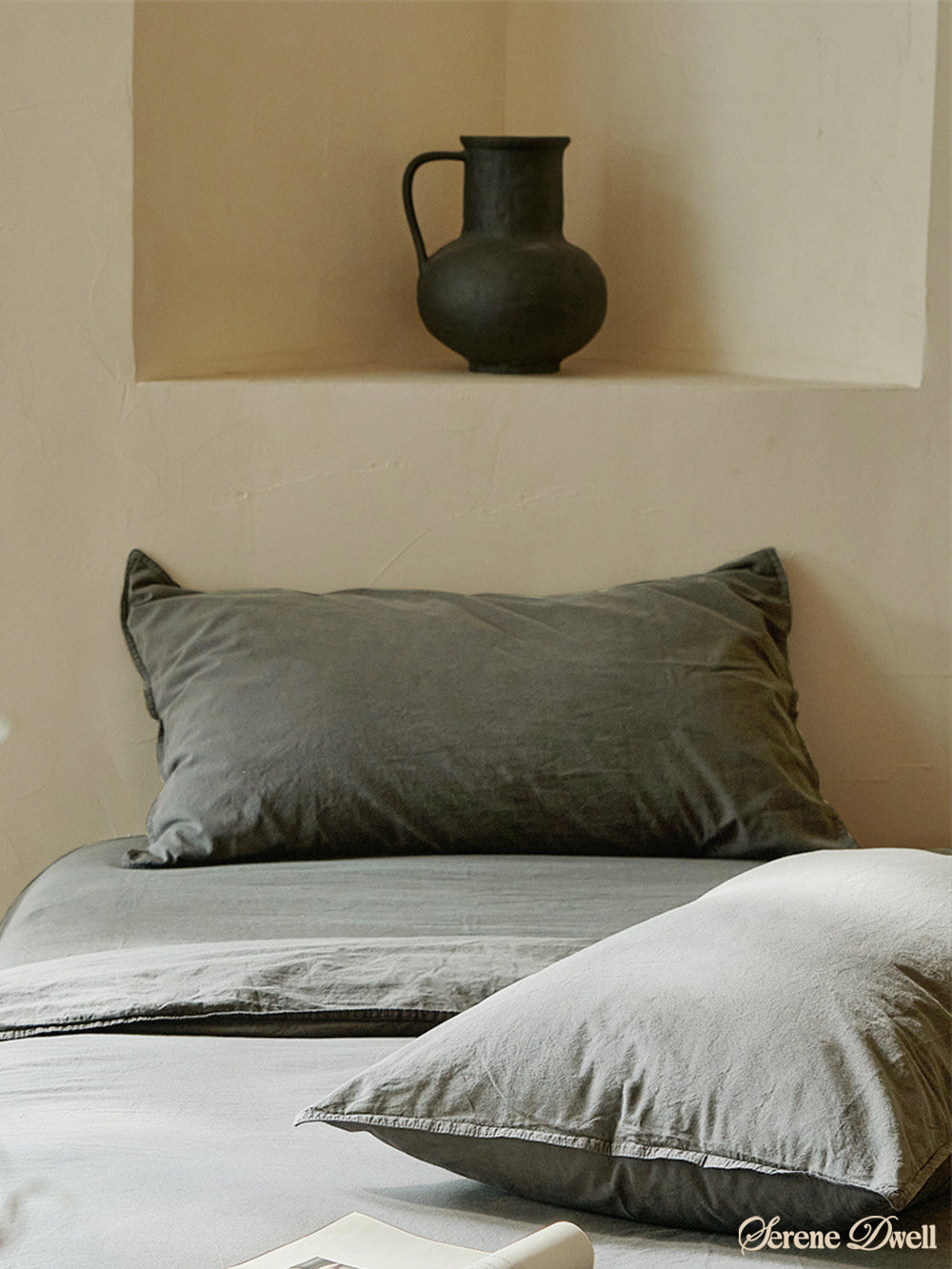 Ethan Minimalist Bedding Set
