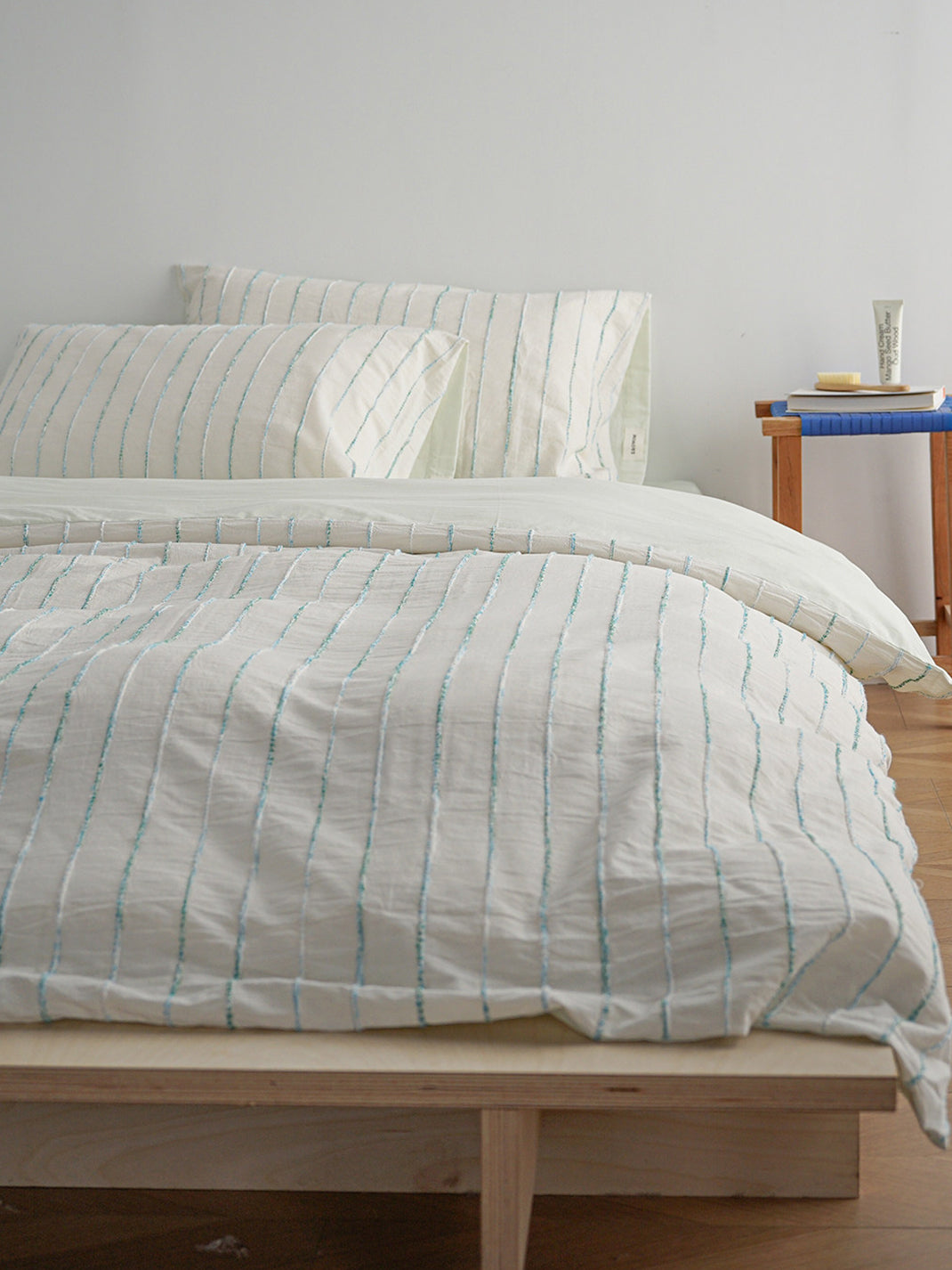 Jacquard Stripe Bedding Set