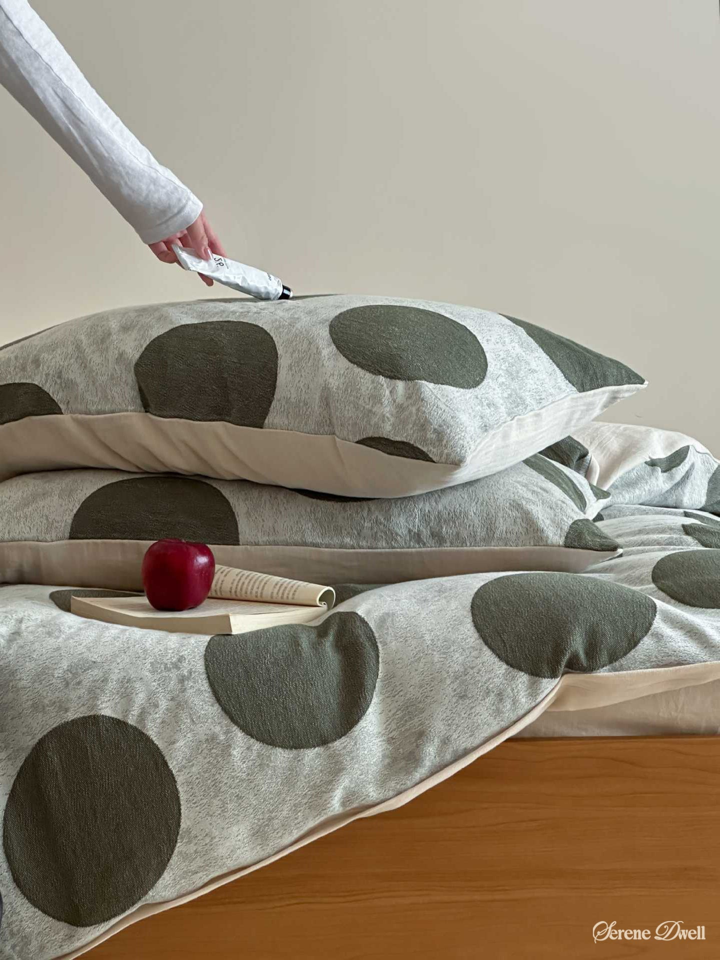 Jolie Polka Dot Bedding Set